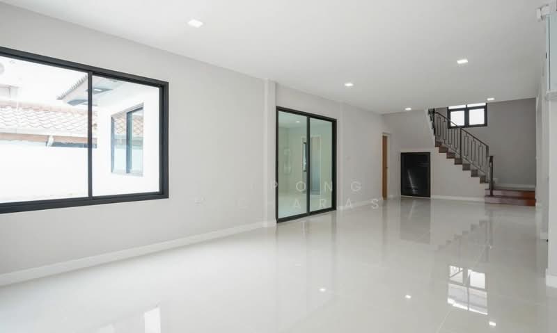 ลดาวัลย์ ปิ่นเกล้า, Bangkok, บรมราชชนนี, Taling Chan, Taling Chan, Bangkok, 4 Bedrooms, 348 sqm, Single Detached House For Sale, by Siripong Iamcharas, 500380627 - DDproperty.com