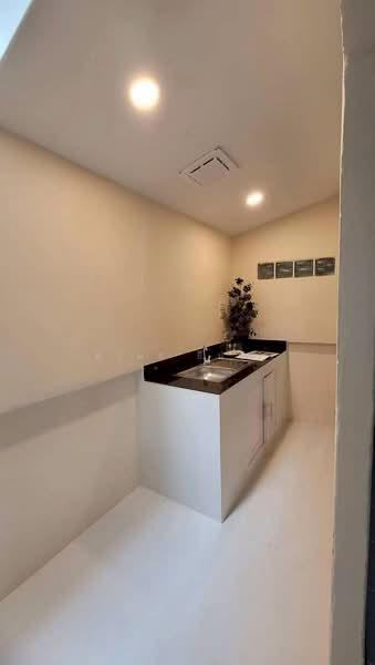 ขายด่วน บ้านเดี่ยวโซนเมืองเชียงใหม่, Chiang Mai, Mae Hia, Muang Chiang Mai, Chiang Mai, 2 Bedrooms, 130 sqm, Townhouse For Sale, by Armon Yuenyong, 500380709 - DDproperty.com