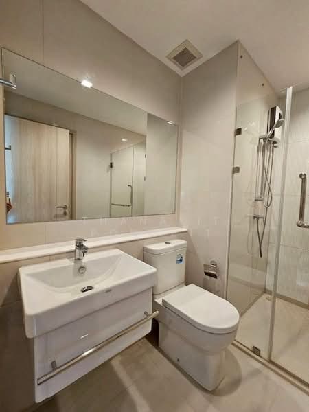 Life One Wireless, Bangkok, 1 Wireless Road, Lumphini, Pathum Wan, Bangkok, 2 Bedrooms, 45 sqm, Condo For Rent, by Thanakit Pongpit, 500380765 - DDproperty.com