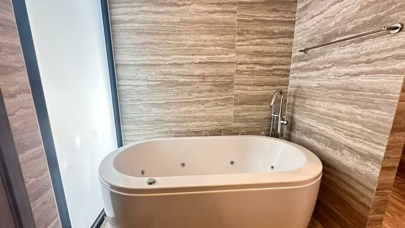 Celes Asoke, Bangkok, 8-10 Sukhumvit 21, Khlongtoei Nua, Watthana, Bangkok, 3 Bedrooms, 140 sqm, Condo For Rent, by Simon Decalf, 500380797 - DDproperty.com