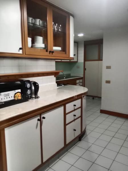 Mahajak Apartments, Bangkok, 46 Soi Sukhumvit 3, Khlongtoei Nua, Watthana, Bangkok, 2 Bedrooms, 135 sqm, Apartment For Rent, by Fazwaz (Thailand) Co., Ltd., 500380809 - DDproperty.com