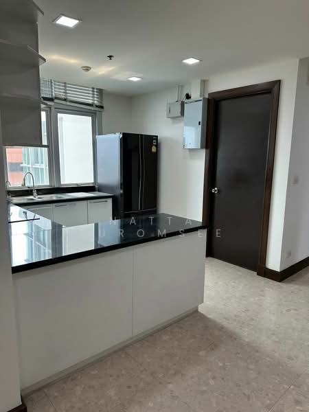 Nusasiri Grand, Bangkok, Soi Sukhumvit 42, Phra Kanong, Khlong Toei, Bangkok, 3 Bedrooms, 156 sqm, Condo For Rent, by Natta Buromsee, 500380824 - DDproperty.com