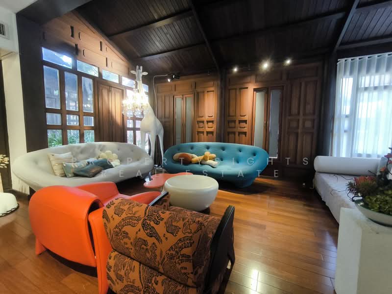 House in Compound BTS Ekkamai 4 bed / 2 bath, Bangkok, Phra Kanong, Khlong Toei, Bangkok, 4 Bedrooms, 350 sqm, Single Detached House For Rent, by PROPERTYSIGHTS REAL ESTATE, 500380834 - DDproperty.com