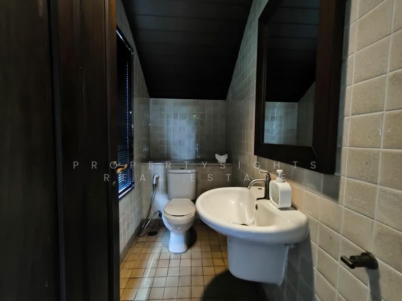 House in Compound BTS Ekkamai 4 bed / 2 bath, กรุงเทพ, พระโขนง, คลองเตย, กรุงเทพ, 350 ตร.ม., บ้านเดี่ยว ให้เช่า, โดย PROPERTYSIGHTS REAL ESTATE, 500380834 - DDproperty.com