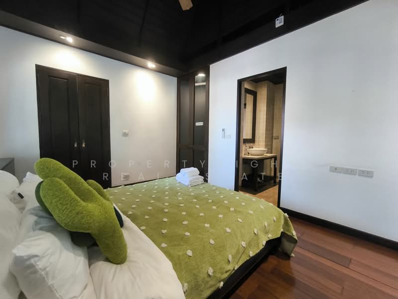 House in Compound BTS Ekkamai 4 bed / 2 bath, Bangkok, Phra Kanong, Khlong Toei, Bangkok, 4 Bedrooms, 350 sqm, Single Detached House For Rent, by PROPERTYSIGHTS REAL ESTATE, 500380834 - DDproperty.com