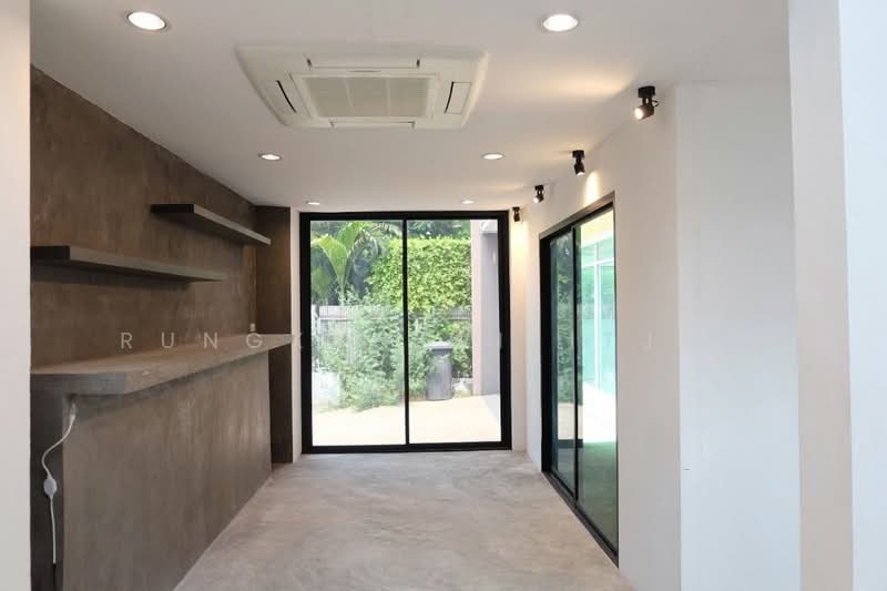 Mantana Lake Watcharapol, Bangkok, Sukhaphiban 5 Road, O-Ngoen, Sai Mai, Bangkok, 3 Bedrooms, 256 sqm, Single Detached House For Sale, by Rungkan Wijitjun, 500380849 - DDproperty.com