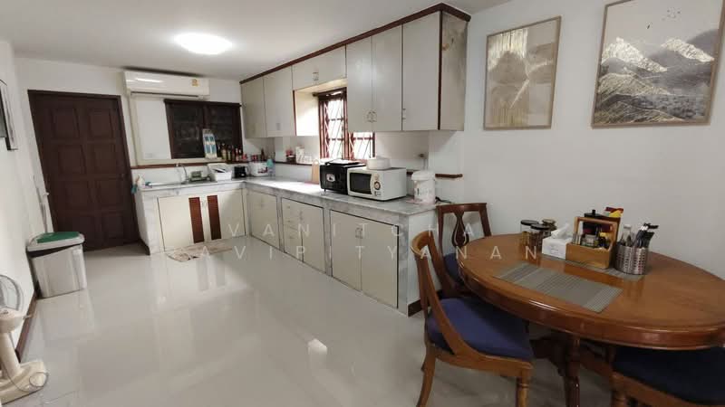 ลาดพร้าว 35, Bangkok, Chan Kasem, Chatuchak, Bangkok, 6 Bedrooms, 600 sqm, Single Detached House For Sale, by Vanitcha Ravipityanan, 500380856 - DDproperty.com