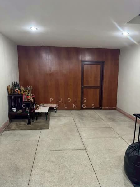 Commercial Building for Rent – Klong Tan / Phatthanakan, Bangkok, Suan Luang, Bangkok, , 752 sqm, Shophouse For Rent, by Pudis Chitrungsakorn, 500380933 - DDproperty.com