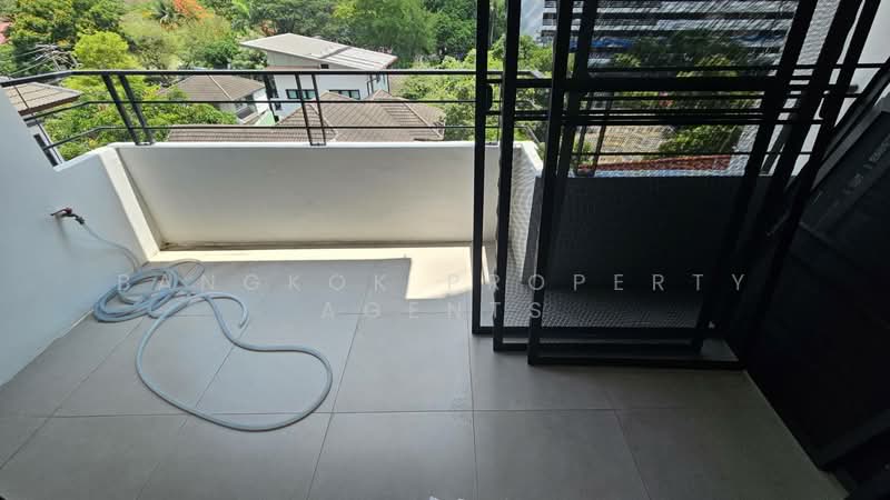Villa Bajaj, Bangkok, Soi Sukhumvit 19, Khlongtoei Nua, Watthana, Bangkok, 3 Bedrooms, 240 sqm, Condo For Rent, by BANGKOK PROPERTY AGENTS, 500380944 - DDproperty.com