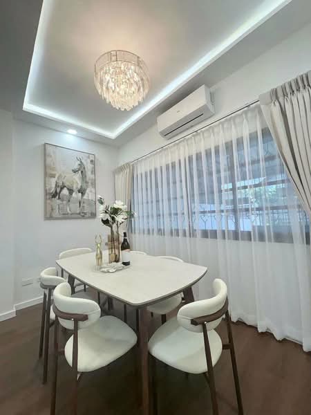 ทาวน์โฮม สี่แยกเหม่งจ๋าย, Bangkok, Samsen Nok, Huai Khwang, Bangkok, 4 Bedrooms, 400 sqm, Townhouse For Rent, by Jutarat Jitmun, 500380965 - DDproperty.com