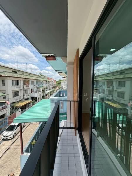 Baan Saranon Pak Kret, Nonthaburi, Saranon Housing, Pak Kret, Nonthaburi, 4 Bedrooms, 216 sqm, Townhouse For Sale, by Poonyaporn Veerabulyarit, 500381007 - DDproperty.com