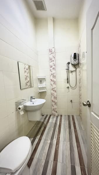 หมู่บ้านรังสิยา อุดมสุข 58 บ้านเดี่ยวรีโนเวทใหม่ 70 ตารางวา 4 ห้องนอน 4 ห้องน้ำ ตกแต่งครบ, กรุงเทพ, สุขุมวิท 103, บางนาเหนือ, บางนา, กรุงเทพ, 350 ตร.ม., บ้านเดี่ยว ให้เช่า, โดย Sirithong Saetang, 500381053 - DDproperty.com