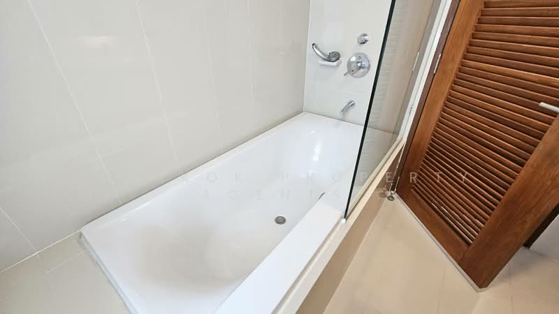 Chodtayakorn, Bangkok, Soi Sukhumvit 23, Khlongtoei Nua, Watthana, Bangkok, 3 Bedrooms, 220 sqm, Condo For Rent, by BANGKOK PROPERTY AGENTS, 500381119 - DDproperty.com