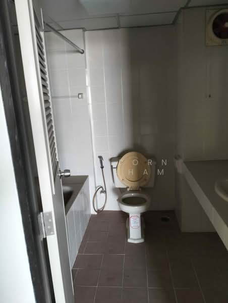 Laem Chabang Tower, Chon Buri (Pattaya), Thung Suk La, Si Racha, Chon Buri (Pattaya), 3 Bedrooms, 188 sqm, Condo For Rent, by Thitiporn Pawikham, 500381126 - DDproperty.com