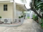 Home Office 3 Bedrooms House for Rent in Silom, Bangkok near MRT Sam Yan, กรุงเทพ