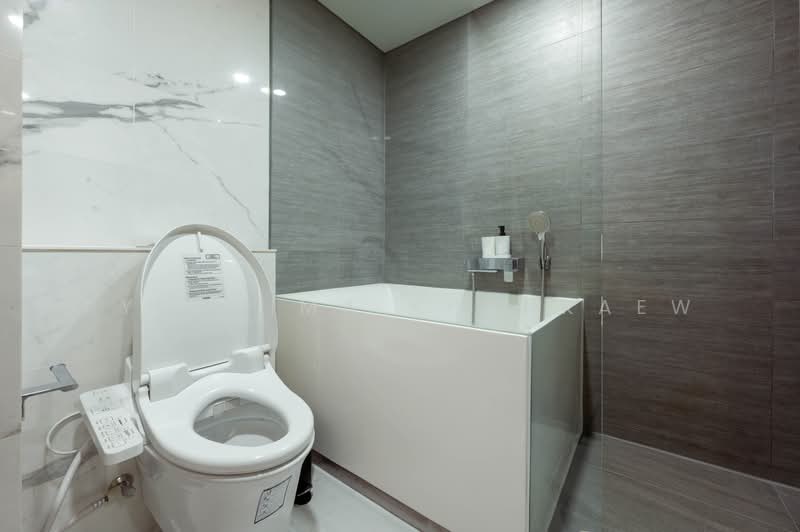 Siamese Exclusive Sukhumvit 31, Bangkok, 75 Soi Sukhumvit 31, Khlong Tan Nua, Watthana, Bangkok, 1 Bedroom, 64 sqm, Condo For Sale, by Rynnrima Khankaew, 500381301 - DDproperty.com