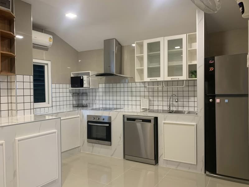 Uraiwan Park View, Chon Buri (Pattaya), Nong Pru, Bang Lamung (Pattaya), Chon Buri (Pattaya), 3 Bedrooms, 180 sqm, Villa For Rent, by Mantana Techapahaphong, 500381353 - DDproperty.com