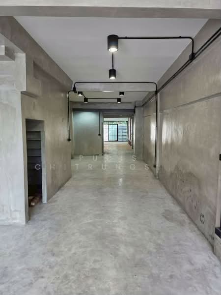 4-Storeys Commercial Building for Rent/Sale – On Nut / Srinakarin, Bangkok, Suan Luang, Bangkok, , 176 sqm, Shophouse For Rent, by Pudis Chitrungsakorn, 500381355 - DDproperty.com