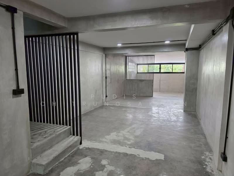 4-Storeys Commercial Building for Rent/Sale – On Nut / Srinakarin, Bangkok, Suan Luang, Bangkok, , 176 sqm, Shophouse For Rent, by Pudis Chitrungsakorn, 500381355 - DDproperty.com