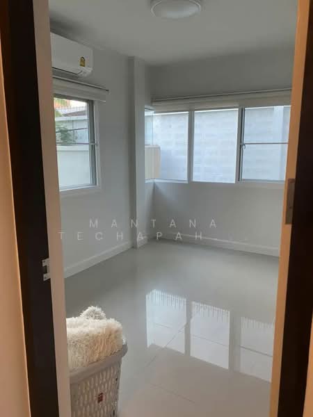 undefined, Chon Buri (Pattaya), Huai Kapi, Muang Chon Buri, Chon Buri (Pattaya), 4 Bedrooms, 218 sqm, Single Detached House For Rent, by Mantana Techapahaphong, 500381453 - DDproperty.com