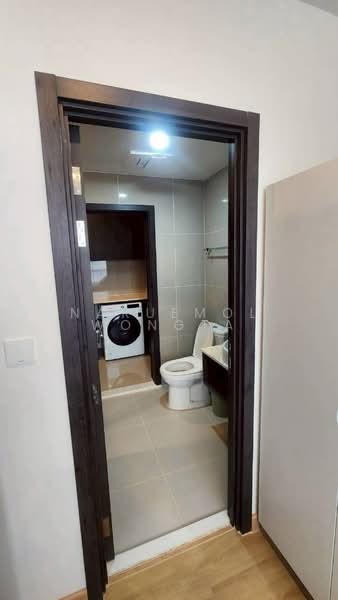 XT Huaikhwang, Bangkok, 244 Ratchadaphisek Road, Huai Khwang, Bangkok, 1 Bedroom, 35 sqm, Condo For Rent, by Naruemol Wongta, 500381513 - DDproperty.com