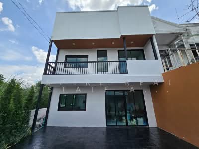ขาย - บ้านทาวน์เฮาส์ หลังมุม รีโนเวทใหม่ พร้อมเข้าอยู่ ห่างจากสถานีรถไฟฟ้า BTS บางจากเพียง 3 กิโลเมตร, กรุงเทพ