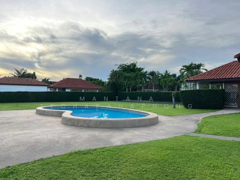 5-BR Villa, Chon Buri (Pattaya), Nong Pru, Bang Lamung (Pattaya), Chon Buri (Pattaya), 5 Bedrooms, 450 sqm, Villa For Rent, by Mantana Techapahaphong, 500381657 - DDproperty.com
