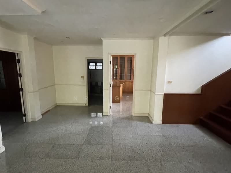 บ้านเดี่ยว ซอยลาดพร้าว 64, Bangkok, Wang Thonglang, Bangkok, 4 Bedrooms, 420 sqm, Single Detached House For Sale, by NR AGENT, 500381691 - DDproperty.com