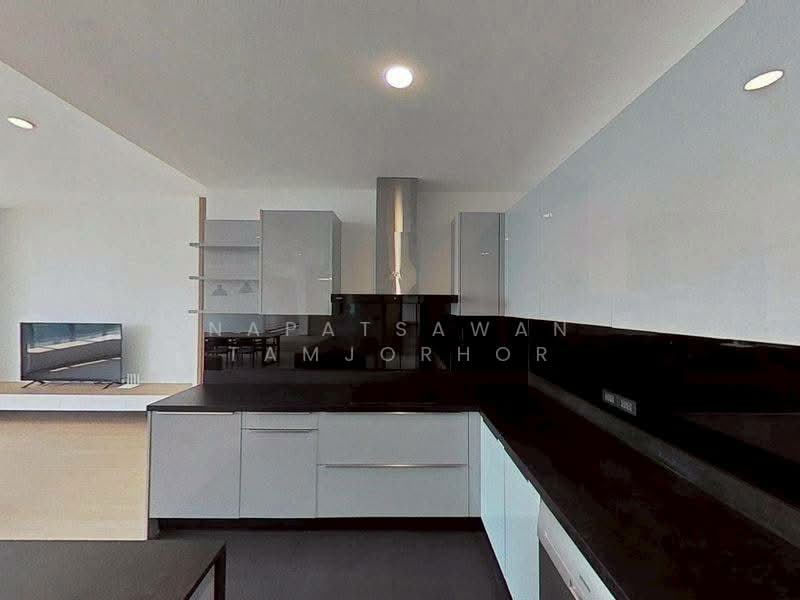 Vana Residence Sukhumvit 26, Bangkok, 38 Soi Attrakravee1, Sukhumvit 26 Road, Khong Tan, Khlong Toei, Bangkok, 4 Bedrooms, 375 sqm, Apartment For Rent, by Napatsawan Tamjorhor, 500381740 - DDproperty.com