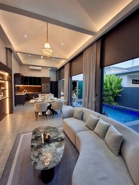 4-BR Villa, Chon Buri (Pattaya), Poong, Bang Lamung (Pattaya), Chon Buri (Pattaya), 4 Bedrooms, 380 sqm, Villa For Sale, by Tanawan Surichai, 500381750 - DDproperty.com