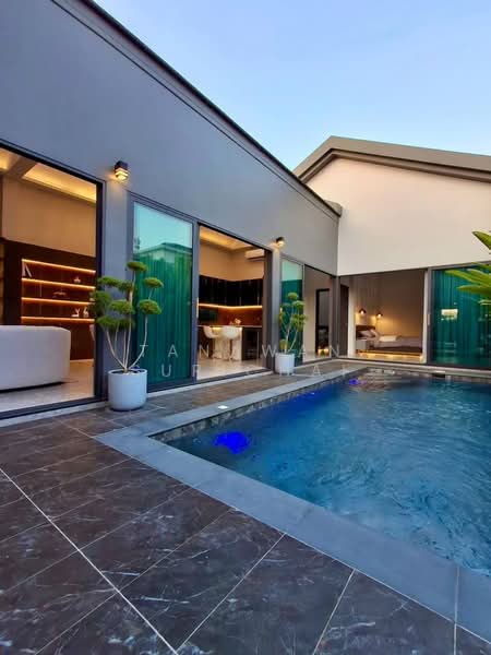 4-BR Villa, Chon Buri (Pattaya), Poong, Bang Lamung (Pattaya), Chon Buri (Pattaya), 4 Bedrooms, 380 sqm, Villa For Sale, by Tanawan Surichai, 500381750 - DDproperty.com