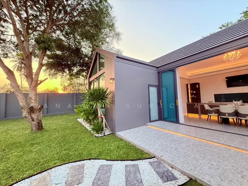 4-BR Villa, Chon Buri (Pattaya), Poong, Bang Lamung (Pattaya), Chon Buri (Pattaya), 4 Bedrooms, 380 sqm, Villa For Sale, by Tanawan Surichai, 500381750 - DDproperty.com