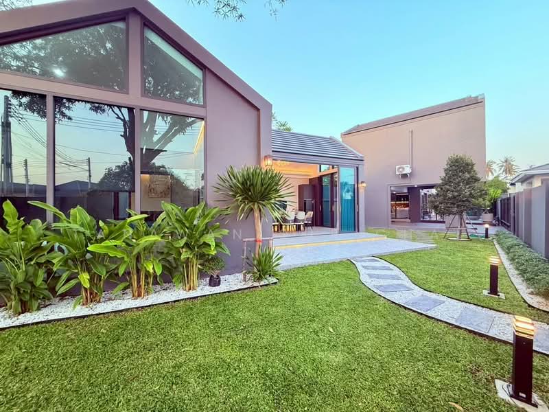 4-BR Villa, Chon Buri (Pattaya), Poong, Bang Lamung (Pattaya), Chon Buri (Pattaya), 4 Bedrooms, 380 sqm, Villa For Sale, by Tanawan Surichai, 500381750 - DDproperty.com