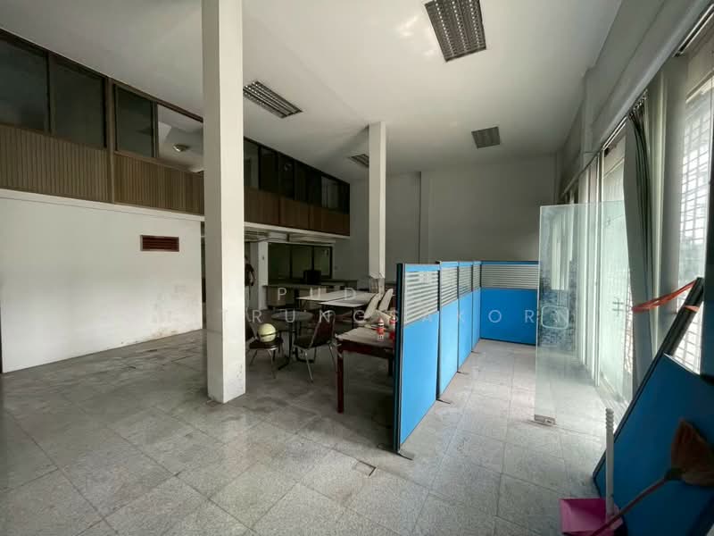 Commercial Building for Rent / Sale – On Nut Road, Bangkok, Suan Luang, Bangkok, , 900 sqm, Shophouse For Rent, by Pudis Chitrungsakorn, 500381861 - DDproperty.com