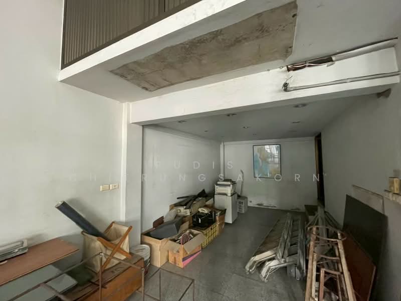 Commercial Building for Rent / Sale – On Nut Road, Bangkok, Suan Luang, Bangkok, , 900 sqm, Shophouse For Rent, by Pudis Chitrungsakorn, 500381861 - DDproperty.com