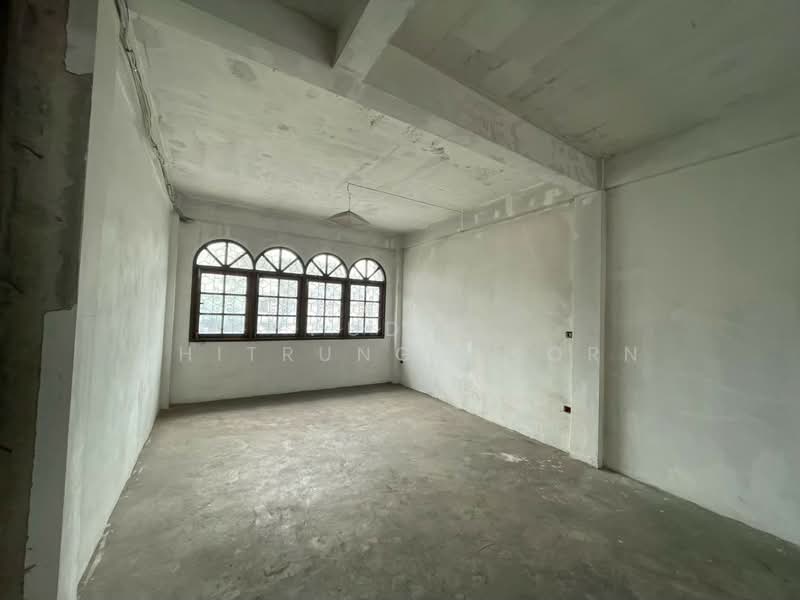 Commercial Building for Rent / Sale – On Nut Road, Bangkok, Suan Luang, Bangkok, , 900 sqm, Shophouse For Rent, by Pudis Chitrungsakorn, 500381861 - DDproperty.com