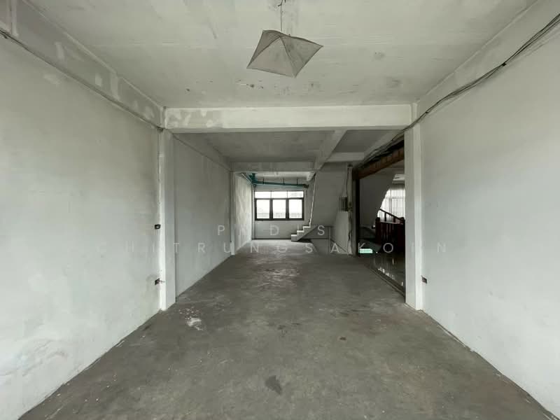 Commercial Building for Rent / Sale – On Nut Road, Bangkok, Suan Luang, Bangkok, , 900 sqm, Shophouse For Rent, by Pudis Chitrungsakorn, 500381861 - DDproperty.com