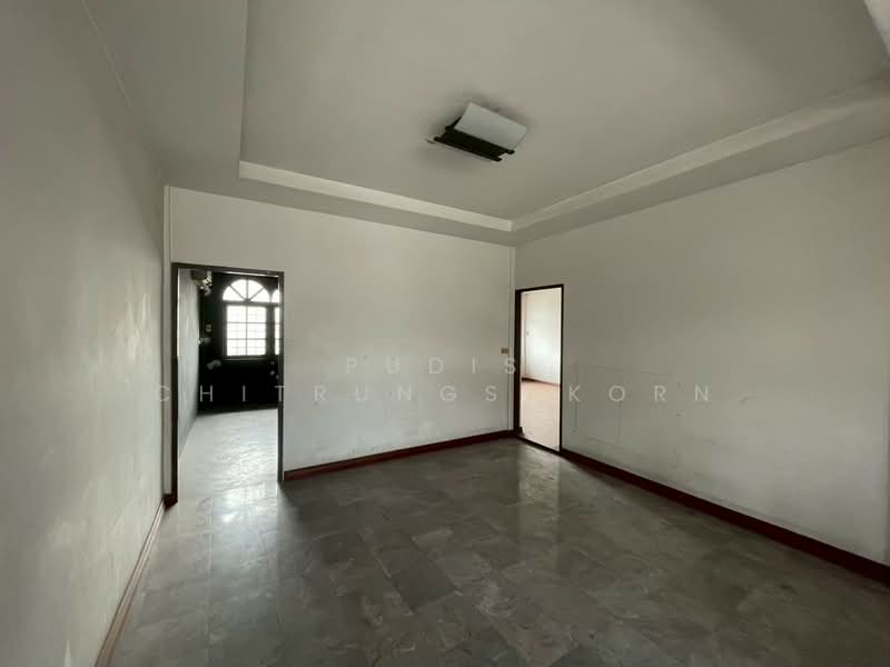 Commercial Building for Rent / Sale – On Nut Road, Bangkok, Suan Luang, Bangkok, , 900 sqm, Shophouse For Rent, by Pudis Chitrungsakorn, 500381861 - DDproperty.com