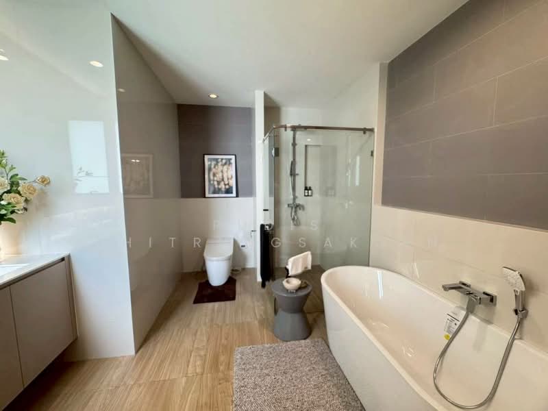 Luxury Single House for Rent – Srinakarin / Romklao Area, Bangkok, Thap Chang, Saphan Sung, Bangkok, 4 Bedrooms, 396 sqm, Single Detached House For Rent, by Pudis Chitrungsakorn, 500381904 - DDproperty.com