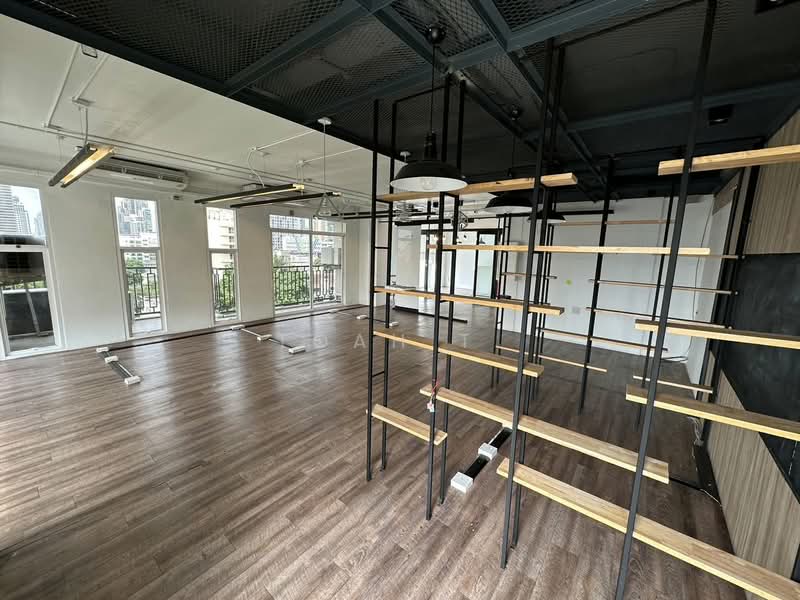 พื้นที่ให้เช่า เอกมัย สุขุมวิท : Space for rent in Ekkamai, Sukhumvit., กรุงเทพ, คลองตันเหนือ, วัฒนา, กรุงเทพ, 107 ตร.ม., พื้นที่ขายของ ให้เช่า, โดย TOAH T., 500381910 - DDproperty.com