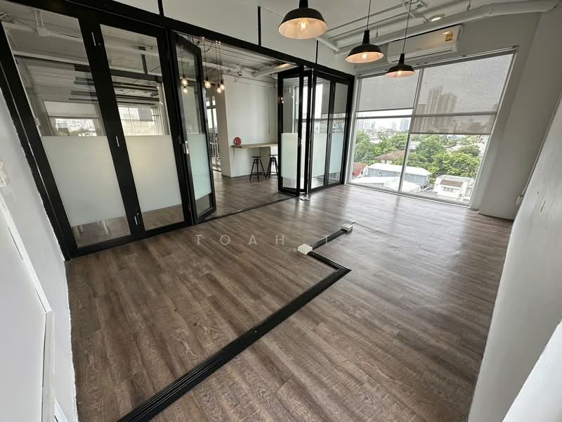 พื้นที่ให้เช่า เอกมัย สุขุมวิท : Space for rent in Ekkamai, Sukhumvit, Bangkok, Khlong Tan Nua, Watthana, Bangkok, , 107 sqm, Retail Space For Rent, by TOAH T., 500381910 - DDproperty.com