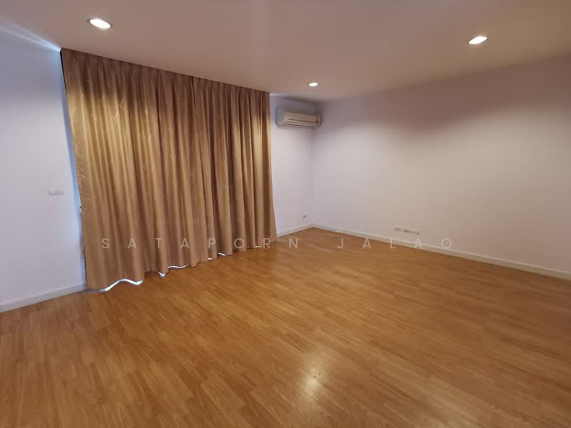 Flora Marigold, Bangkok, 796 Sathu Pradit Road, Chong Nonsi, Yan Nawa, Bangkok, 4 Bedrooms, 382 sqm, Single Detached House For Rent, by Sataporn Jalao, 500381955 - DDproperty.com