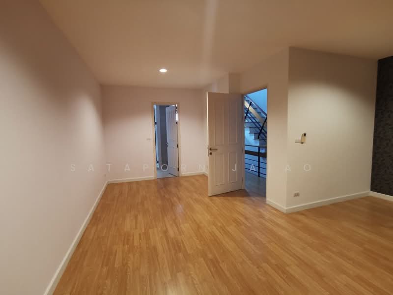 Flora Marigold, Bangkok, 796 Sathu Pradit Road, Chong Nonsi, Yan Nawa, Bangkok, 4 Bedrooms, 382 sqm, Single Detached House For Rent, by Sataporn Jalao, 500381955 - DDproperty.com