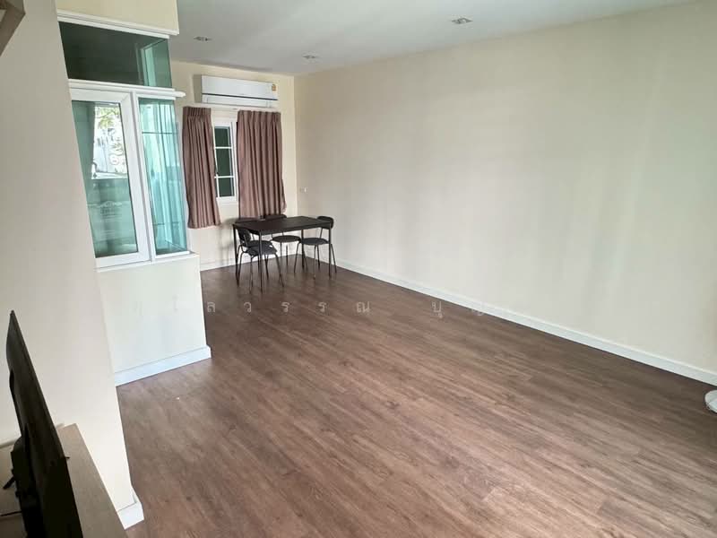 Golden Town Sukhumvit-Bearing Station, Samut Prakan, Soi Tesabansamrongtai 6, Sam Rong, Phra Pra Daeng, Samut Prakan, 4 Bedrooms, 117 sqm, Townhouse For Rent, by Ulaiwan Boonsiri, 500381989 - DDproperty.com