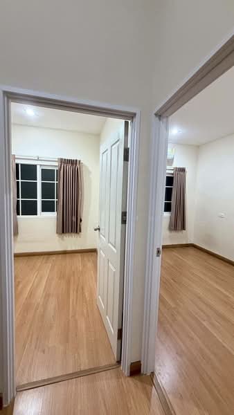 Golden Town Sukhumvit-Bearing Station, Samut Prakan, Soi Tesabansamrongtai 6, Sam Rong, Phra Pra Daeng, Samut Prakan, 4 Bedrooms, 117 sqm, Townhouse For Rent, by Ulaiwan Boonsiri, 500381989 - DDproperty.com