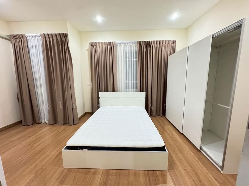 Golden Town Sukhumvit-Bearing Station, Samut Prakan, Soi Tesabansamrongtai 6, Sam Rong, Phra Pra Daeng, Samut Prakan, 4 Bedrooms, 117 sqm, Townhouse For Rent, by Ulaiwan Boonsiri, 500381989 - DDproperty.com