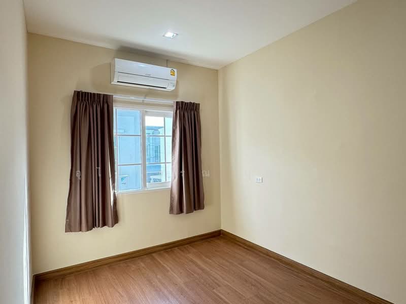 Golden Town Sukhumvit-Bearing Station, Samut Prakan, Soi Tesabansamrongtai 6, Sam Rong, Phra Pra Daeng, Samut Prakan, 4 Bedrooms, 117 sqm, Townhouse For Rent, by Ulaiwan Boonsiri, 500381989 - DDproperty.com