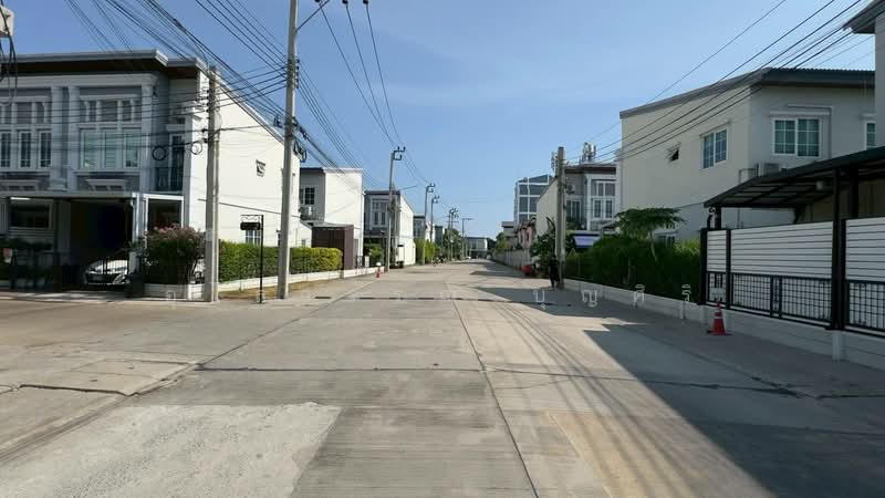 Golden Town Sukhumvit-Bearing Station, Samut Prakan, Soi Tesabansamrongtai 6, Sam Rong, Phra Pra Daeng, Samut Prakan, 4 Bedrooms, 117 sqm, Townhouse For Rent, by Ulaiwan Boonsiri, 500381989 - DDproperty.com