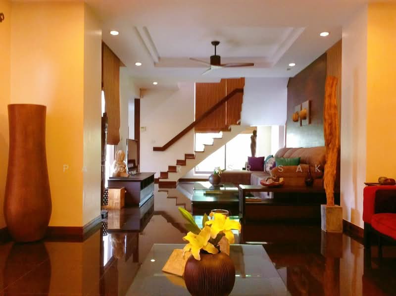 Phutara Estate, Chon Buri (Pattaya), 99 Pattanakarn Road, Nong Pru, Bang Lamung (Pattaya), Chon Buri (Pattaya), 4 Bedrooms, 960 sqm, Villa For Rent, by Patchara Srisak, 500382079 - DDproperty.com