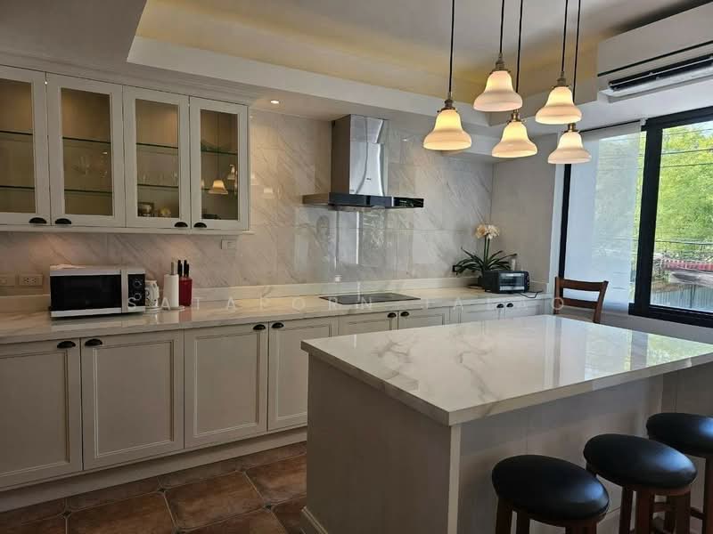 3-BR Townhouse, Bangkok, Khlong Tan Nua, Watthana, Bangkok, 3 Bedrooms, 200 sqm, Townhouse For Rent, by Sataporn Jalao, 500382104 - DDproperty.com